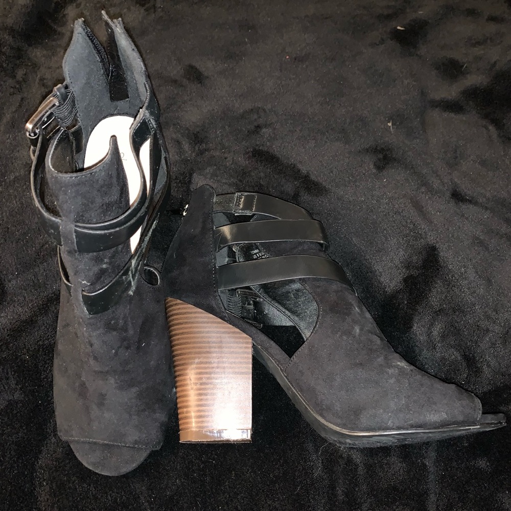 Black Shoe Dazzle Booties